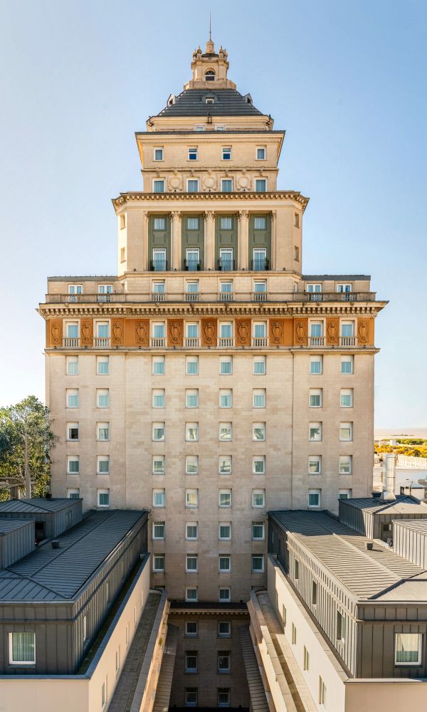AR2505CL002_casa-lucia-facade.jpg [&copy; Last Frontiers Ltd]