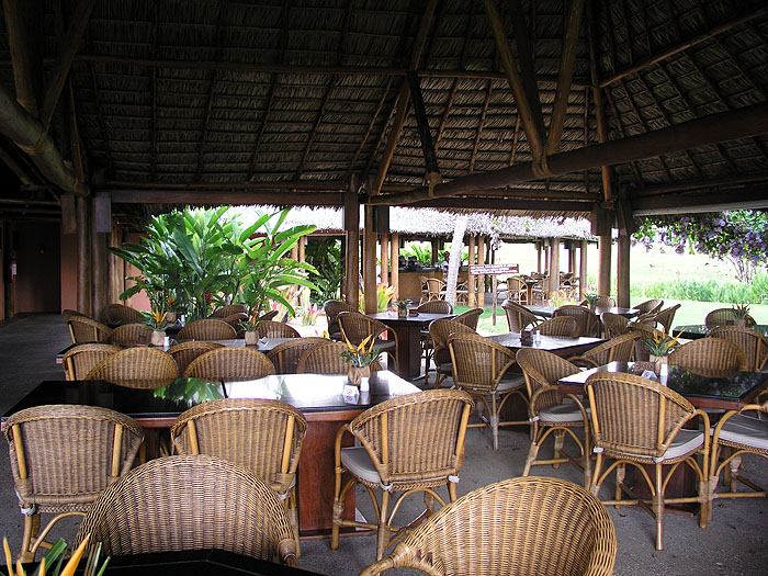 BR0406SM547_praia_do_forte_eco_resort_sombra_do_coqueiral_restaurant.jpg [© Last Frontiers Ltd]